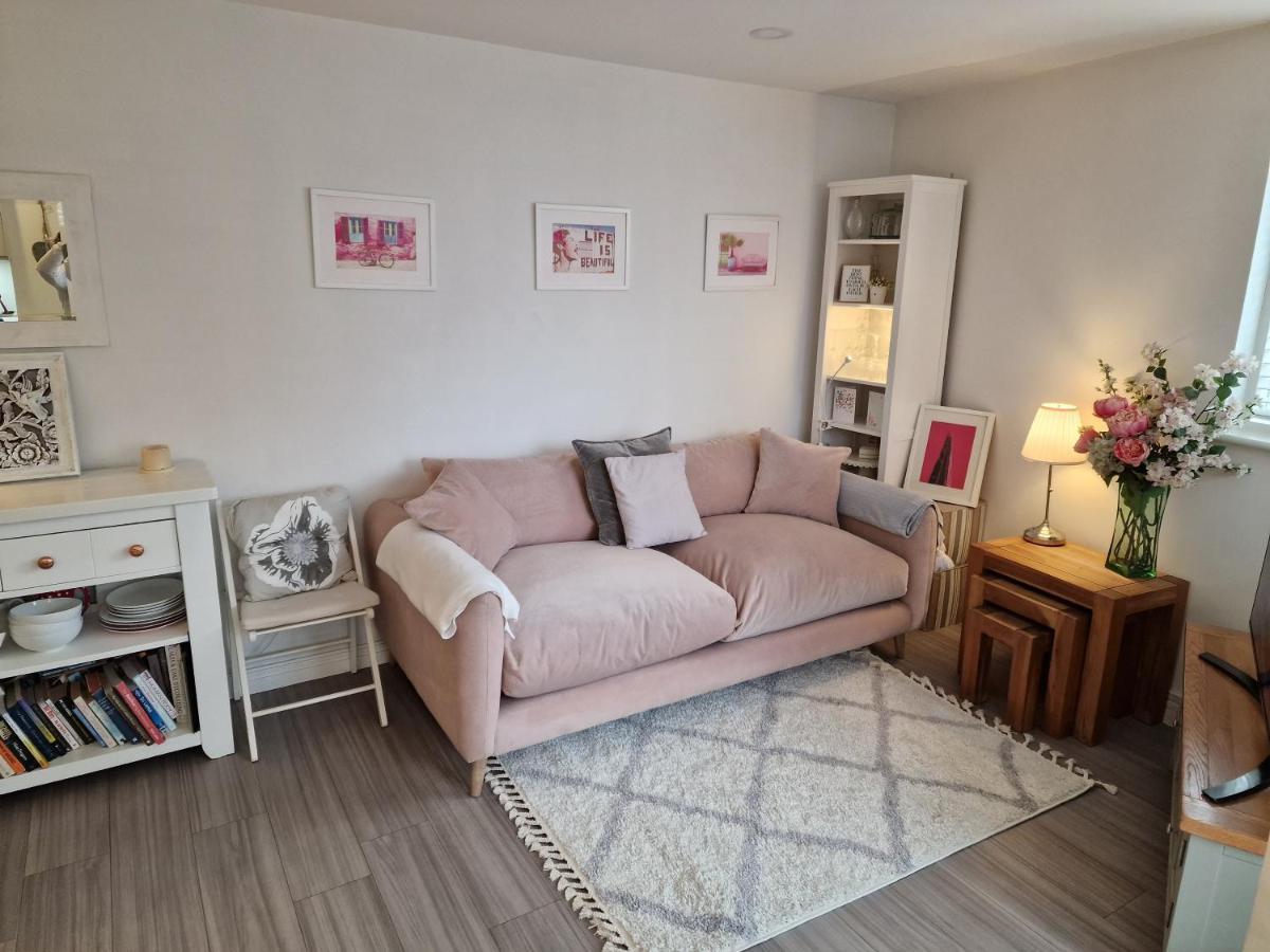 Luxury Modern Apt With Parking On Leigh Broadway Apartment Luaran gambar